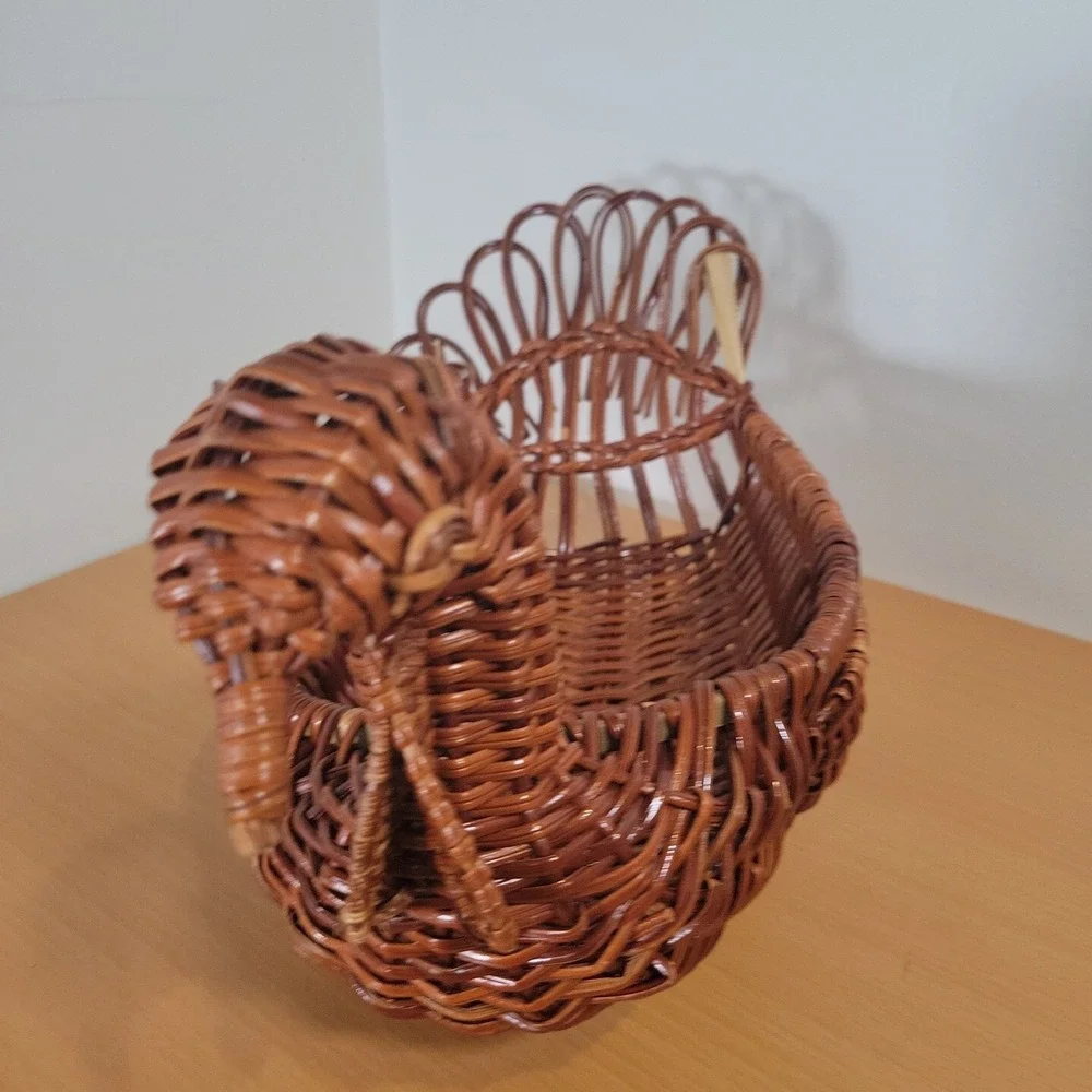 Vintage Brown Turkey Wicker Rattan Basket Thanksgiving Fall Table Decoration